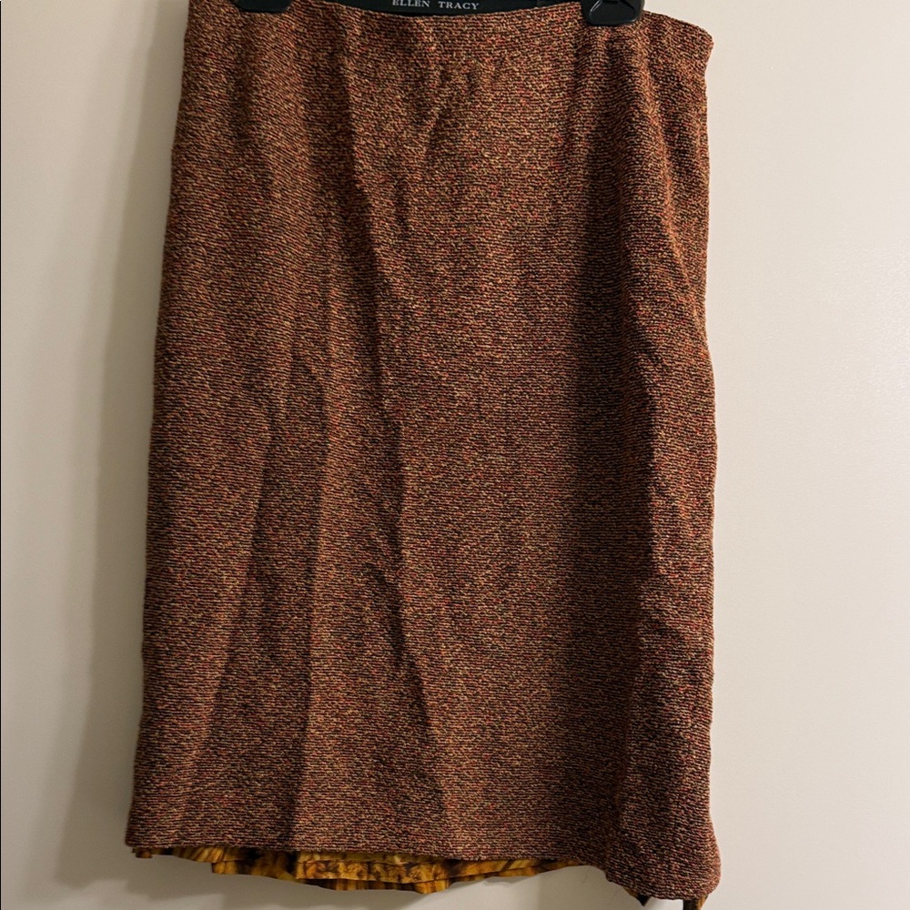 St John Couture boucle Brown Skirt size 14.  Animal print lining and trim.